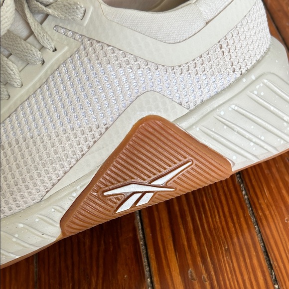 Reebok Cream and Tan Mesh cross trainers - Picture 8 of 8